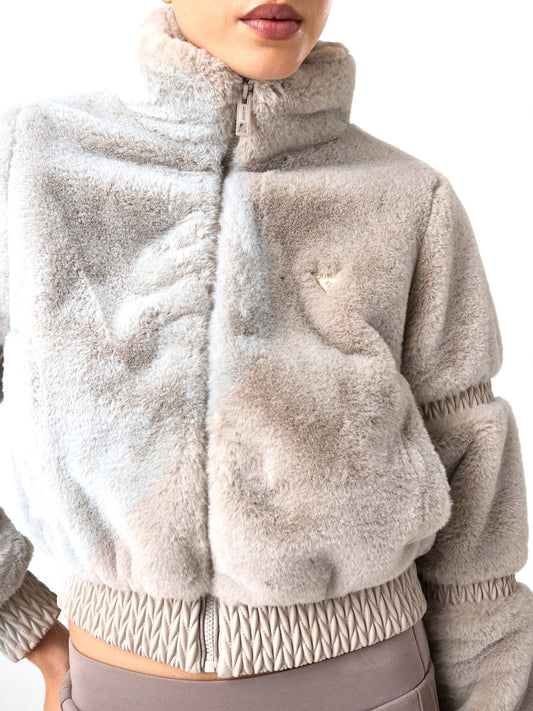 Guess Athleisure Carla Faux Fur High Neck Jacke - Capospalla Donna - Stonesand