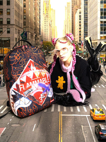 Sprayground Flammable Sign Backpack - Zaini Unisex - Nero/Rosso