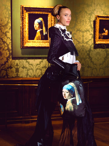 Sprayground Mauritshuis Museum Girl With A Pearl Earring - Zaini Unisex - Nero