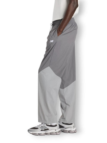 New Balance Sport Legacy Pant Castlerock - Pantaloni Uomo - Grigio